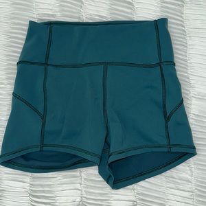 Lululemon In Movement High-Rise Short 2.5” *Everlux, Size 4